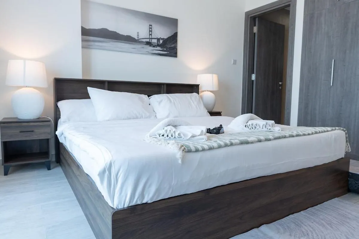 Bright And Warm 2-Bedroom Apartment In Al Barsha Dubai
