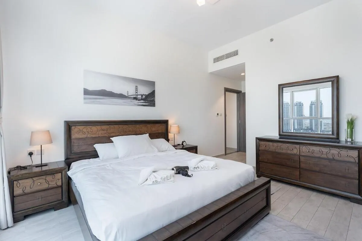 Bright And Warm 2-Bedroom Apartment In Al Barsha Dubai