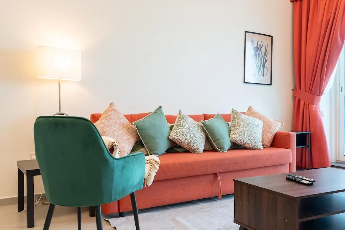 Bright And Warm 2-Bedroom Apartment In Al Barsha Dubai
