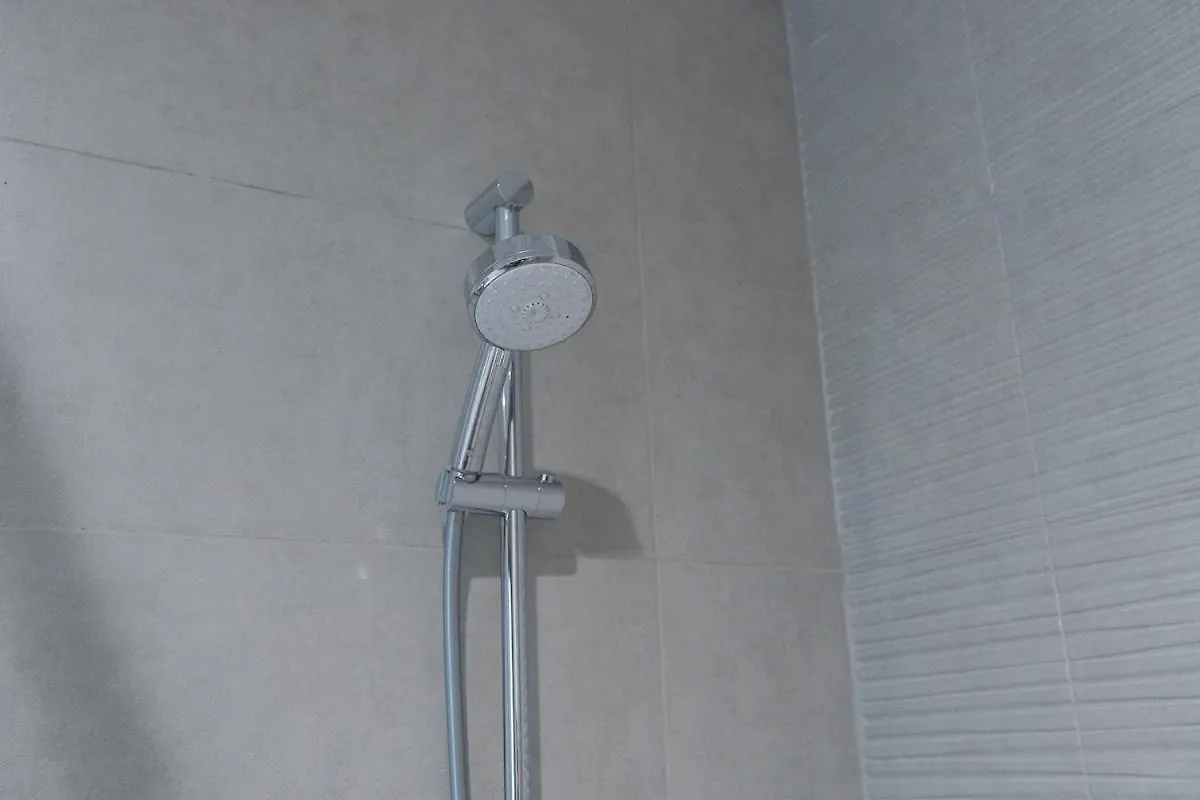 Bright And Warm 2-Bedroom Apartment In Al Barsha Dubaj 0*,