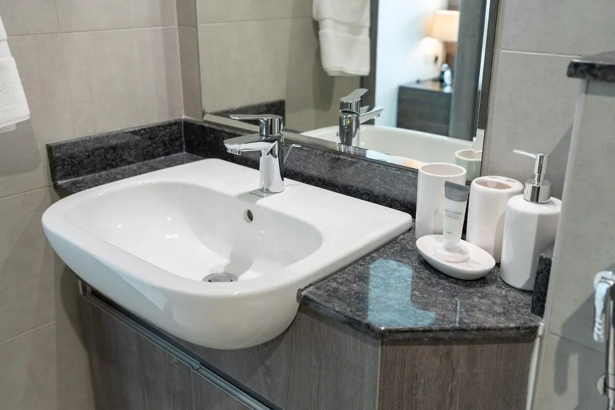Bright And Warm 2-Bedroom Apartment In Al Barsha Dubai