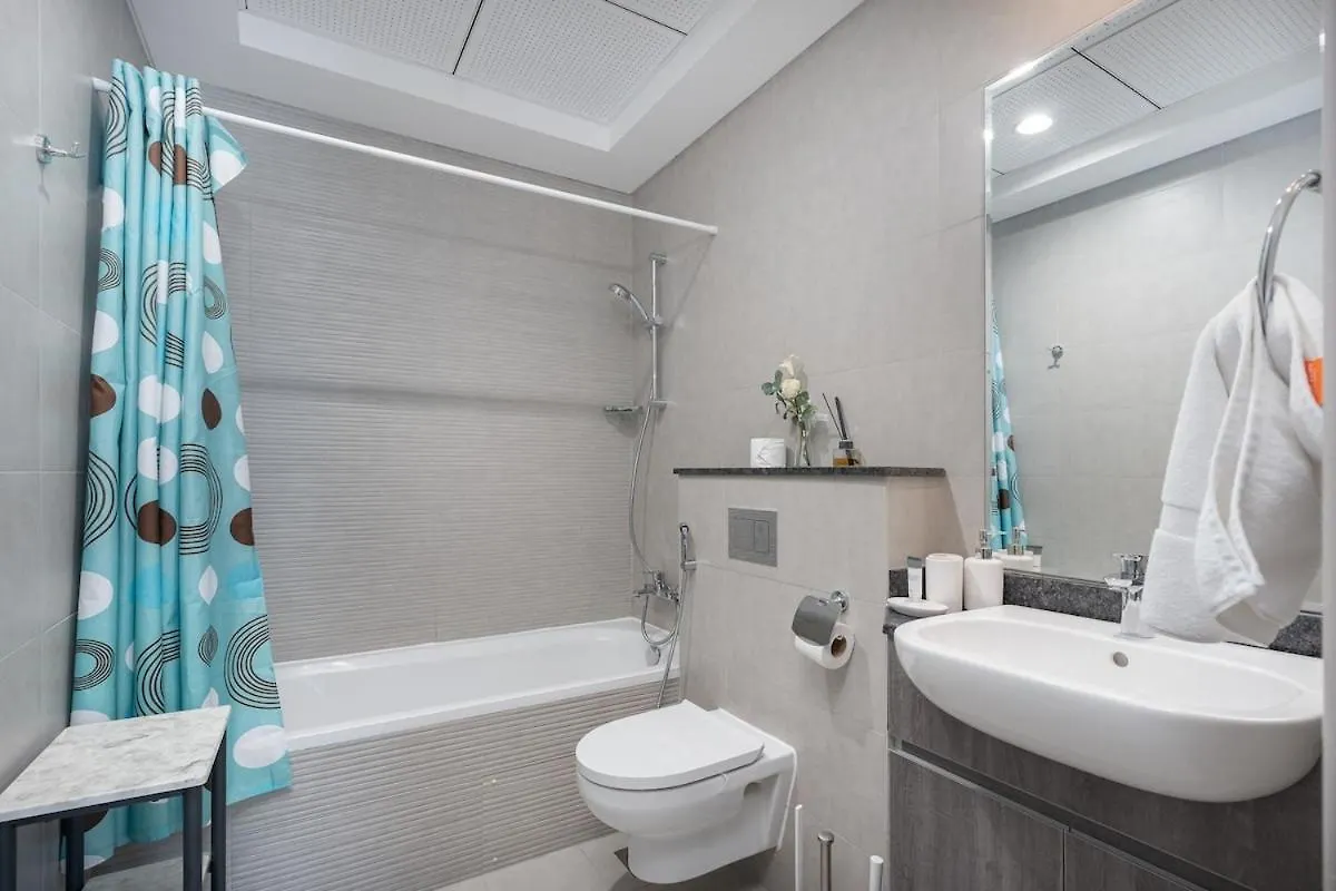 Bright And Warm 2-Bedroom Apartment In Al Barsha Dubai