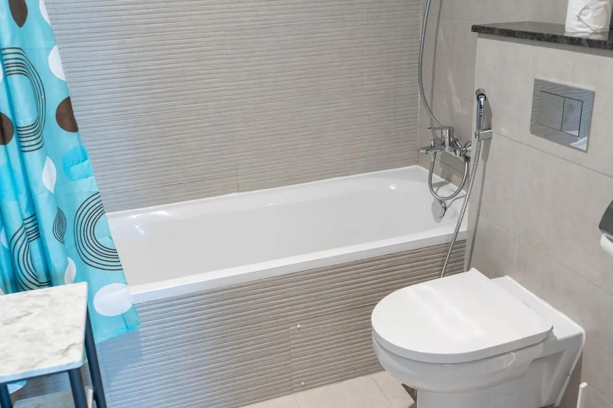 Bright And Warm 2-Bedroom Apartment In Al Barsha Dubai