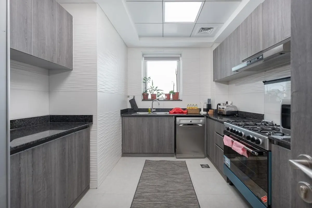 Bright And Warm 2-Bedroom Apartment In Al Barsha Dubai
